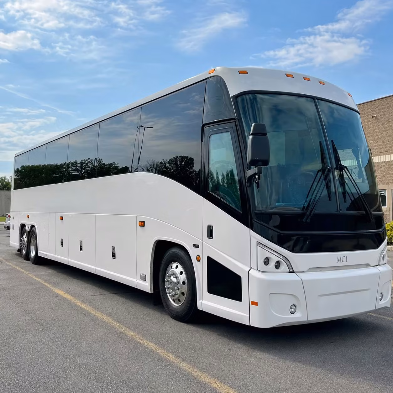 festival and outdoor concert shuttle bus rentals in bakersfield