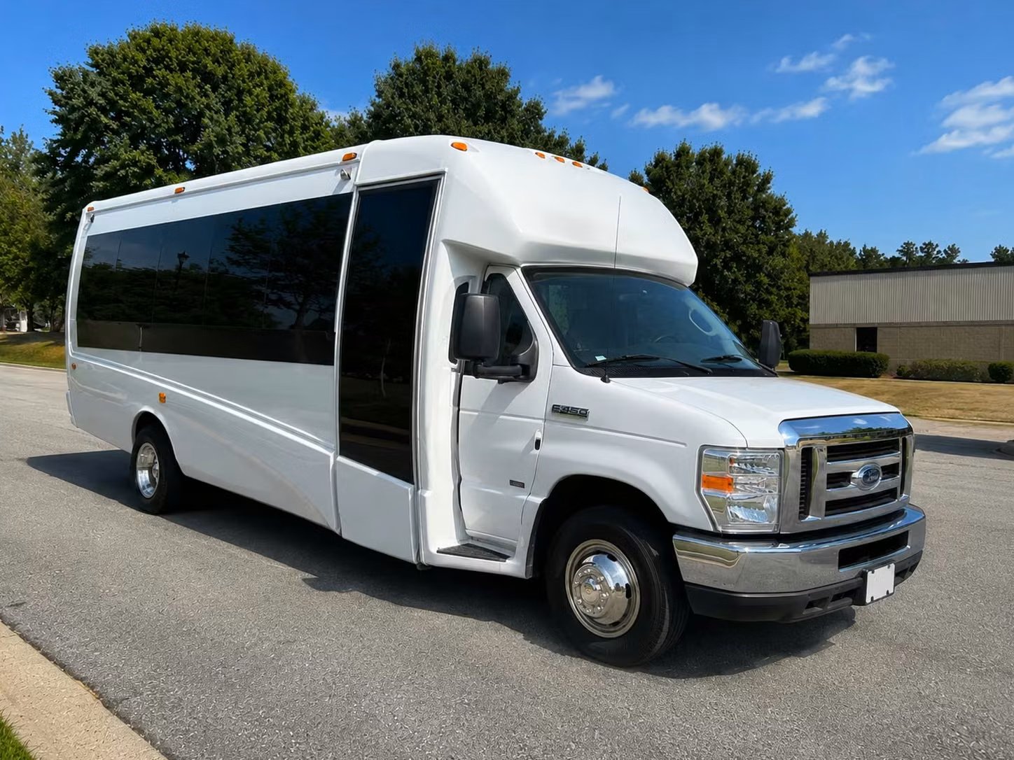 minibus rentals for bakersfield bridal parties and vip groups